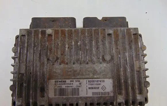 Renault Scenic I Engine control unit/module S105280024B
