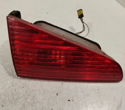 Peugeot 607 Tailgate rear/tail lights