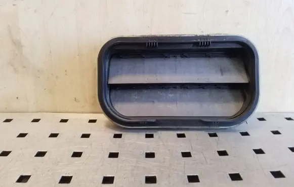 Volvo S80 Quarter panel pressure vent 