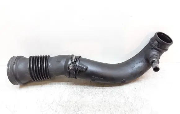 Volvo V70 Turbo air intake inlet pipe/hose 30714480 30769233