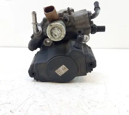 Mercedes-Benz E W212 Fuel injection high pressure pump A6510701801 28343143 0150648CHE