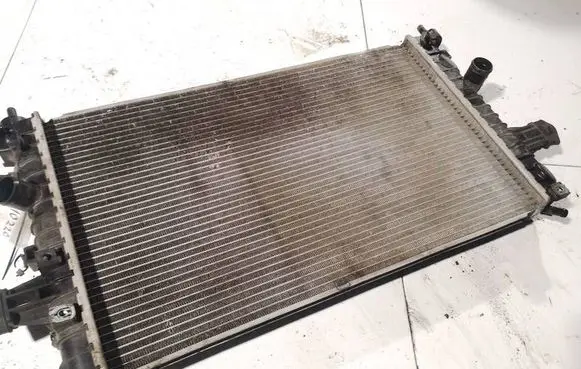 Opel Astra H Coolant radiator