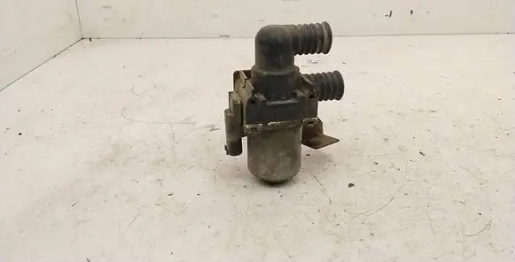 BMW 7 E38 Coolant heater control valve 8369550 1147412123