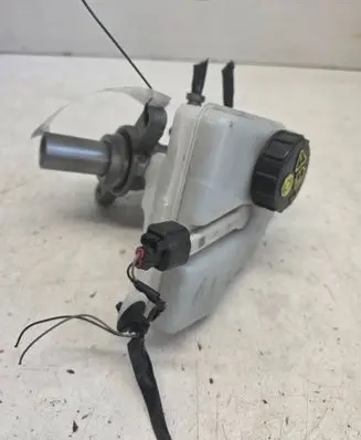 Jaguar XE Master brake cylinder 03350885651