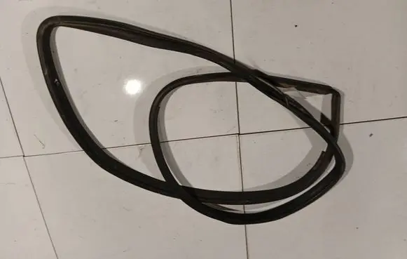 Toyota Auris 150 Rubber seal front coupe door