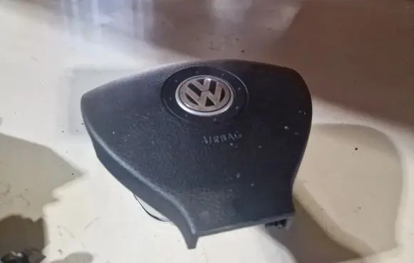 Volkswagen Scirocco Steering wheel airbag 1K0880201BT