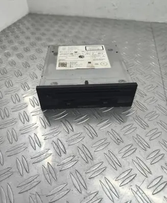 Seat Leon (5F) Radio/CD/DVD/GPS head unit 5QA035846A