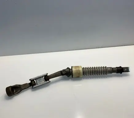 Mercedes-Benz E W211 Steering wheel axle 2104620748 04M04 A2104620748