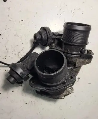 Peugeot 607 Throttle valve 9638246680 0928400437 130301