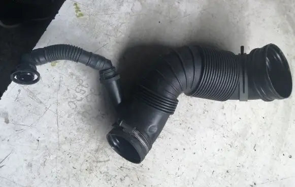 Audi A3 S3 A3 Sportback 8P Air intake duct part 3C0129654