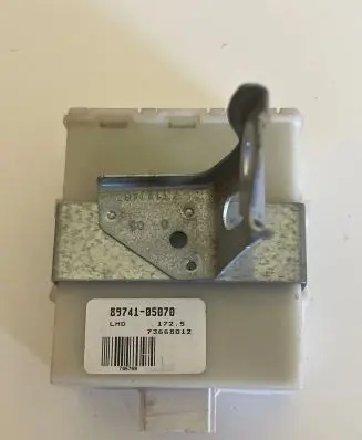 Toyota Avensis T250 Door control unit/module 8974105070 73668012 771725