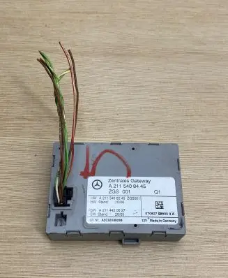 Mercedes-Benz CLS C219 Gateway control module A2115408245 A2115408445 A2114420027
