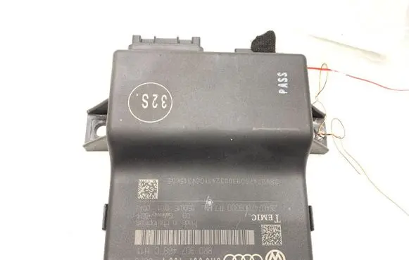 Audi A4 S4 B8 8K Gateway control module 8R0907468T