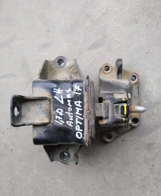 KIA Optima Engine mount bracket