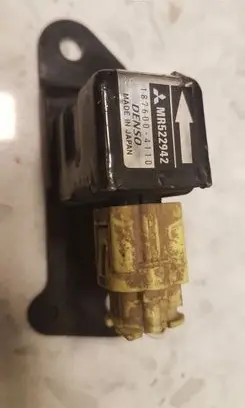 Mitsubishi Pajero Sport I Airbag deployment crash/impact sensor 1876004110 MR522942