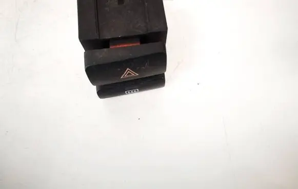 Toyota Corolla E120 E130 Hazard light switch 8433202080A
