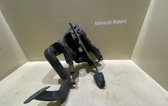 Mercedes-Benz Sprinter W901 W902 W903 W904 Clutch pedal A9012902416