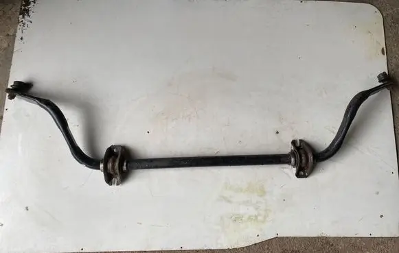 Nissan Pathfinder R51 Front anti-roll bar/sway bar