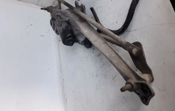 Ford Taurus Front wiper linkage 