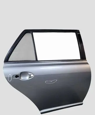Toyota Avensis T250 Rear door