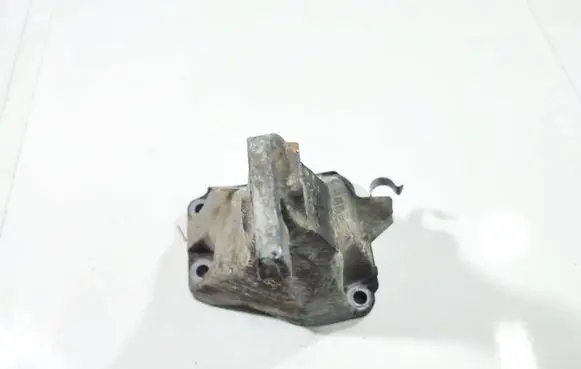 BMW X1 E84 Engine mounting bracket 2211678191601 22116781916-01