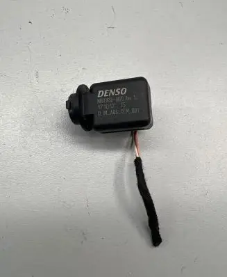 Peugeot 5008 II AUC sensor MR0136500070 17101775