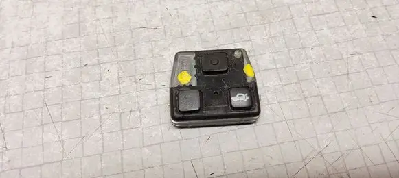 Toyota Avensis T250 Central locking switch button 8907105010