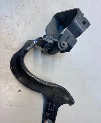 Audi Q7 4L Tailgate/trunk/boot hinge 4L0827300C