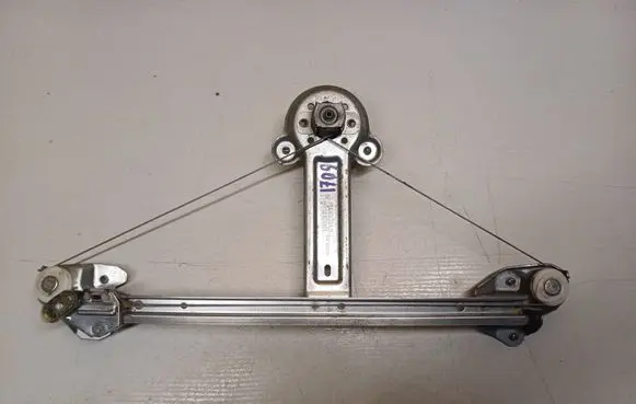 Opel Astra H Rear door manual window regulator 13100421