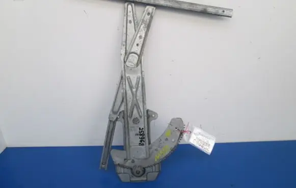 Nissan Micra Front door window regulator with motor