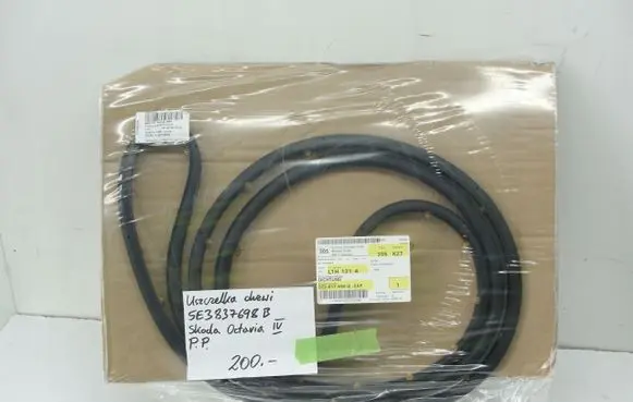 Skoda Octavia Mk4 Rubber seal front coupe door 5E3837698B