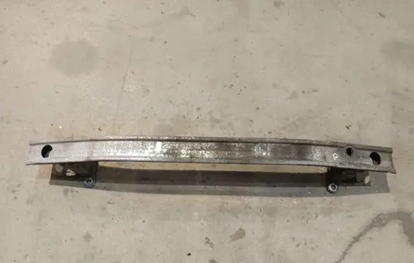 Renault Clio III Front bumper cross member 