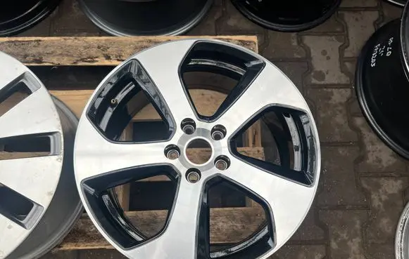 Volkswagen Golf VII R18 alloy rim 5G0601025AS