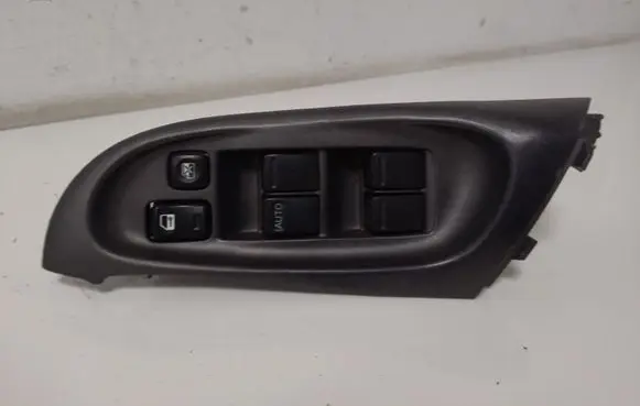 Nissan Almera N16 Electric window control switch 80961