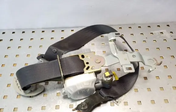 Subaru Legacy Front seatbelt GO87917