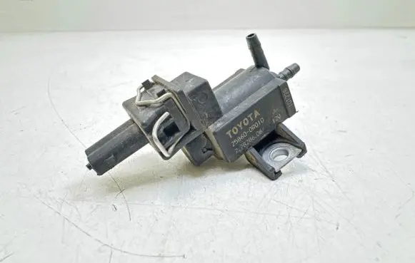 Toyota Avensis T270 Turbo solenoid valve 258600R010 72828606