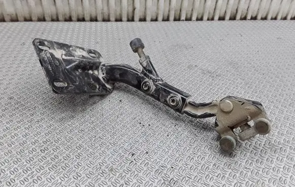 Mercedes-Benz Vaneo W414 Sliding door lower roller guide/hinge A4147600247