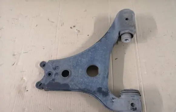 Mercedes-Benz A W169 Front lower control arm/wishbone