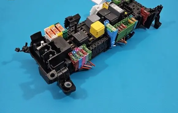 Mercedes-Benz A W176 Fuse box set A2469066600 IMPRK1521218