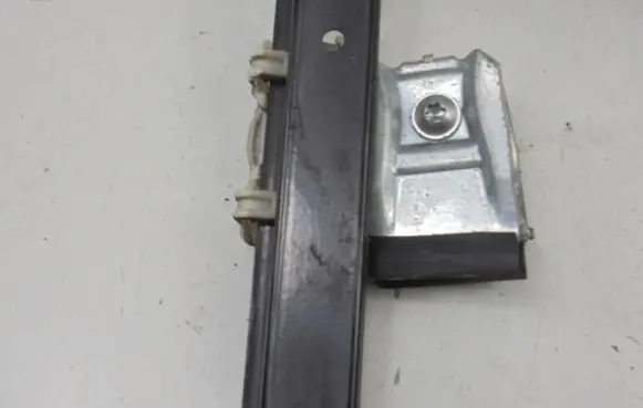 Seat Alhambra (Mk1) Rear door manual window regulator 7M3839402A