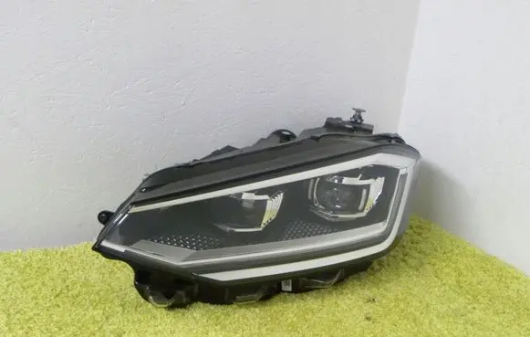 Volkswagen Golf Sportsvan Headlight/headlamp