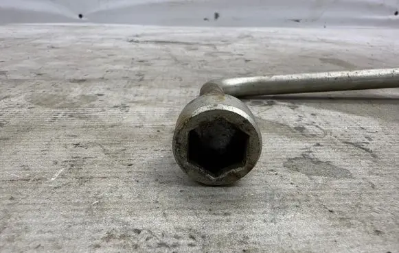 BMW 3 E46 Wheel nut wrench 