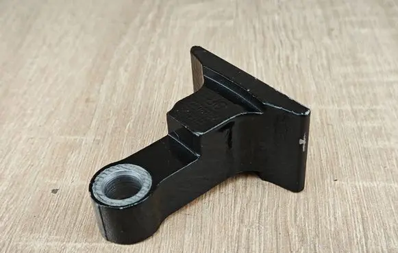 BMW X6 G06 Front door upper hinge 7333062