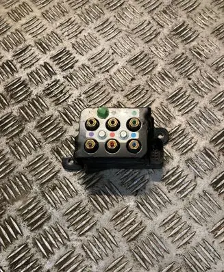 Volkswagen Phaeton Air suspension control unit module (rear) 3D0616013B