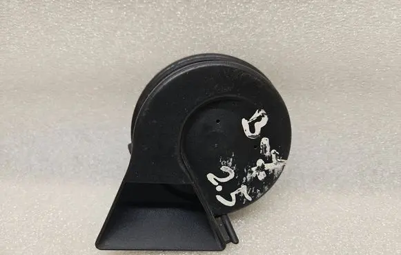 Audi A4 S4 B7 8E 8H Horn signal 8E0951223A