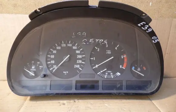 BMW 5 E39 Speedometer (instrument cluster)