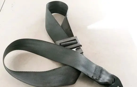 KIA Rio Rear seatbelt buckle