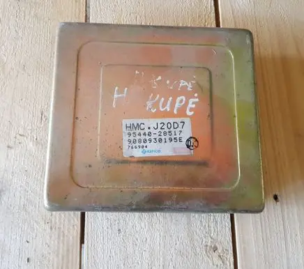 Hyundai Coupe Engine control unit/module 9544028517 9080930195E