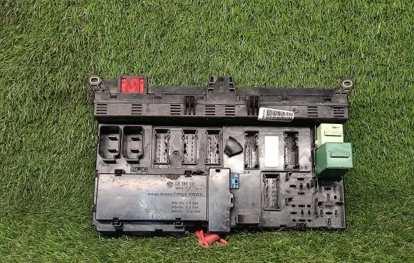 BMW X5 E53 Power management control unit 8380407