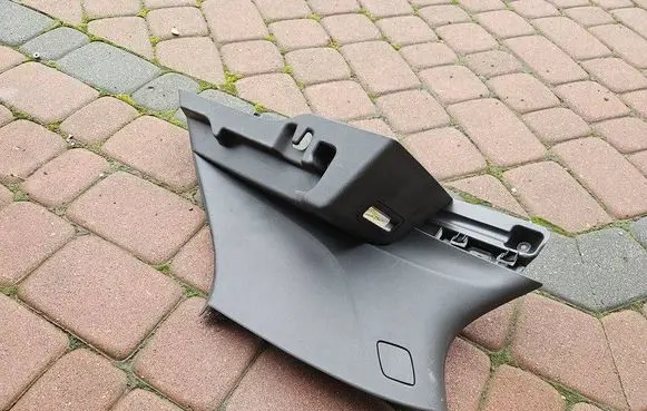 Opel Astra K Trunk/boot side trim panel 39212544-